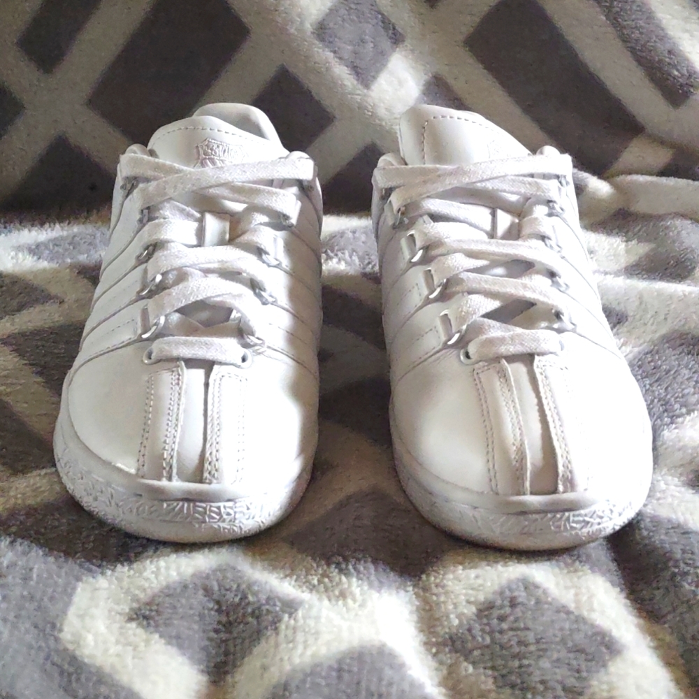 Kswiss tennis shoes